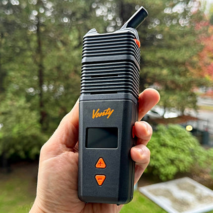 venty vaporizer from storz & Bickel held in hand