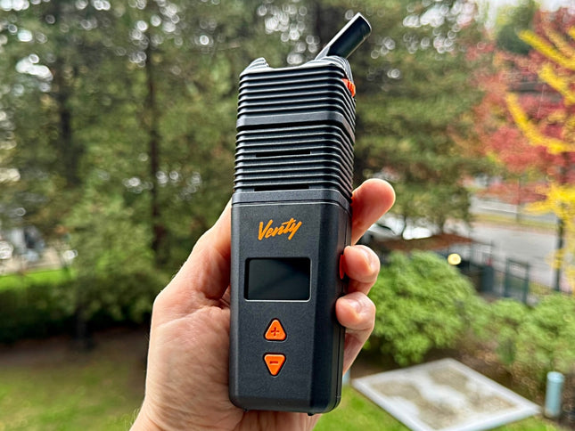 venty vaporizer from storz & Bickel held in hand