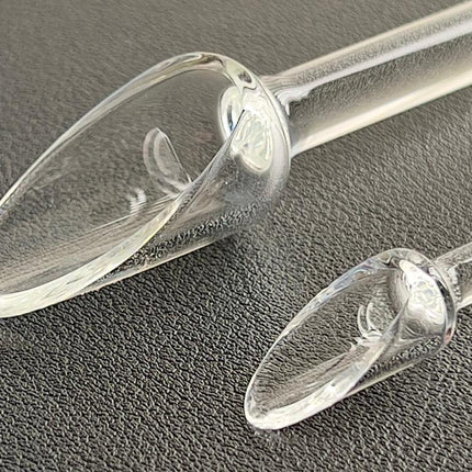 close up of the scoop on glass vaporizer scoop