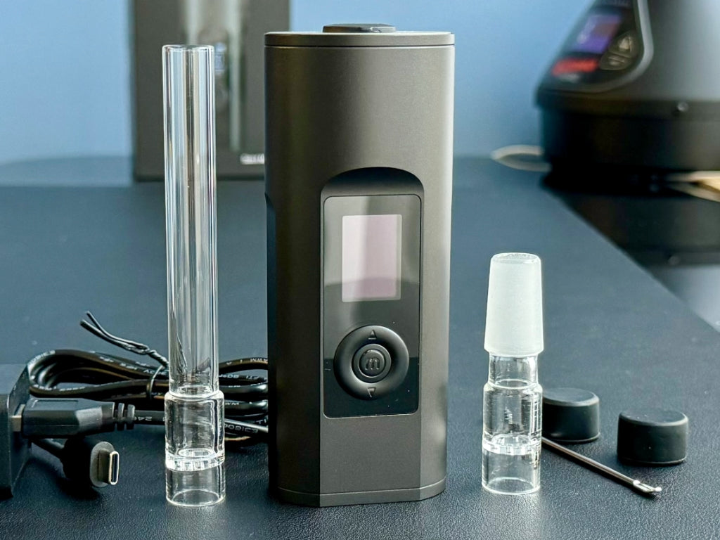 arizer solo 2 max carbon black with glass stem and water pipe adapter