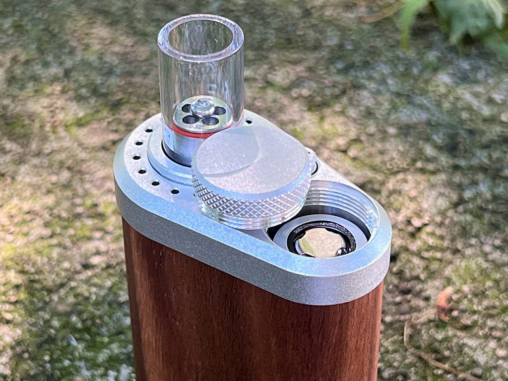 Tinymight 2 Canada | On-Demand Portable Convection Vaporizer Great White North VC Tinymight 2 Canada | On-Demand Portable Convection Vaporizer Great White North VC