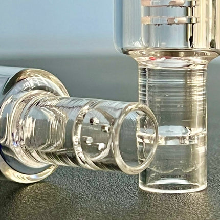 close up of glass bowl with permanent screen in arizer rocket stem