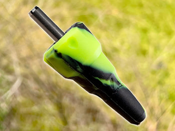 dynavap bonger in black/green colour with stainless steel condenser